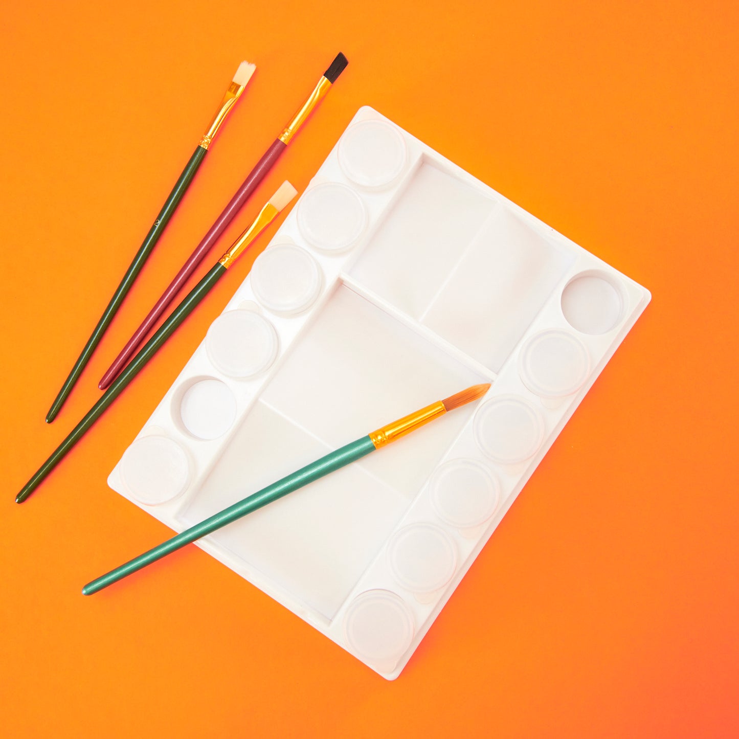 Makr Art Palette With Paint Storage Cups