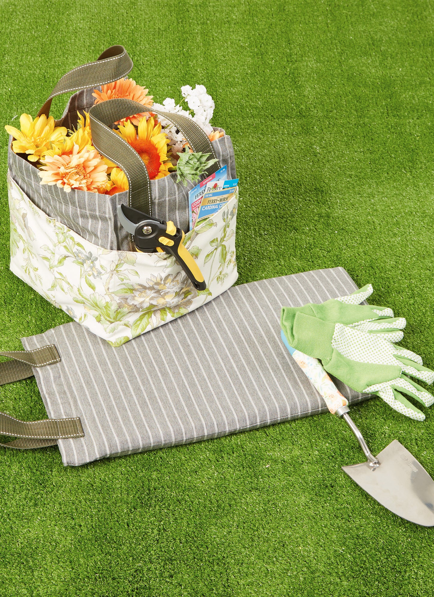 McCall's Pattern M8300 Garden Items