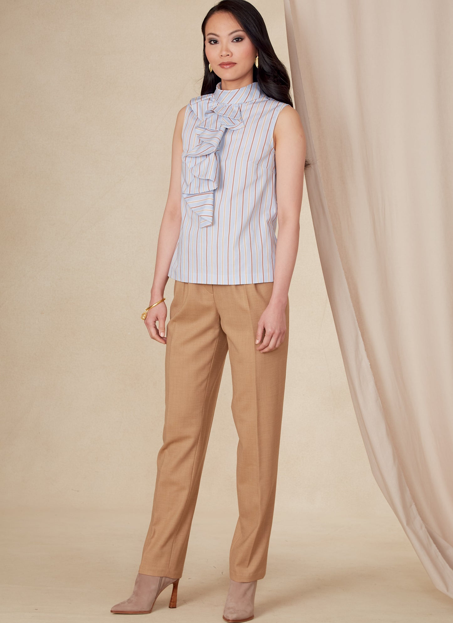 Vogue Pattern V1824  Misses' and Misses' Petite Top