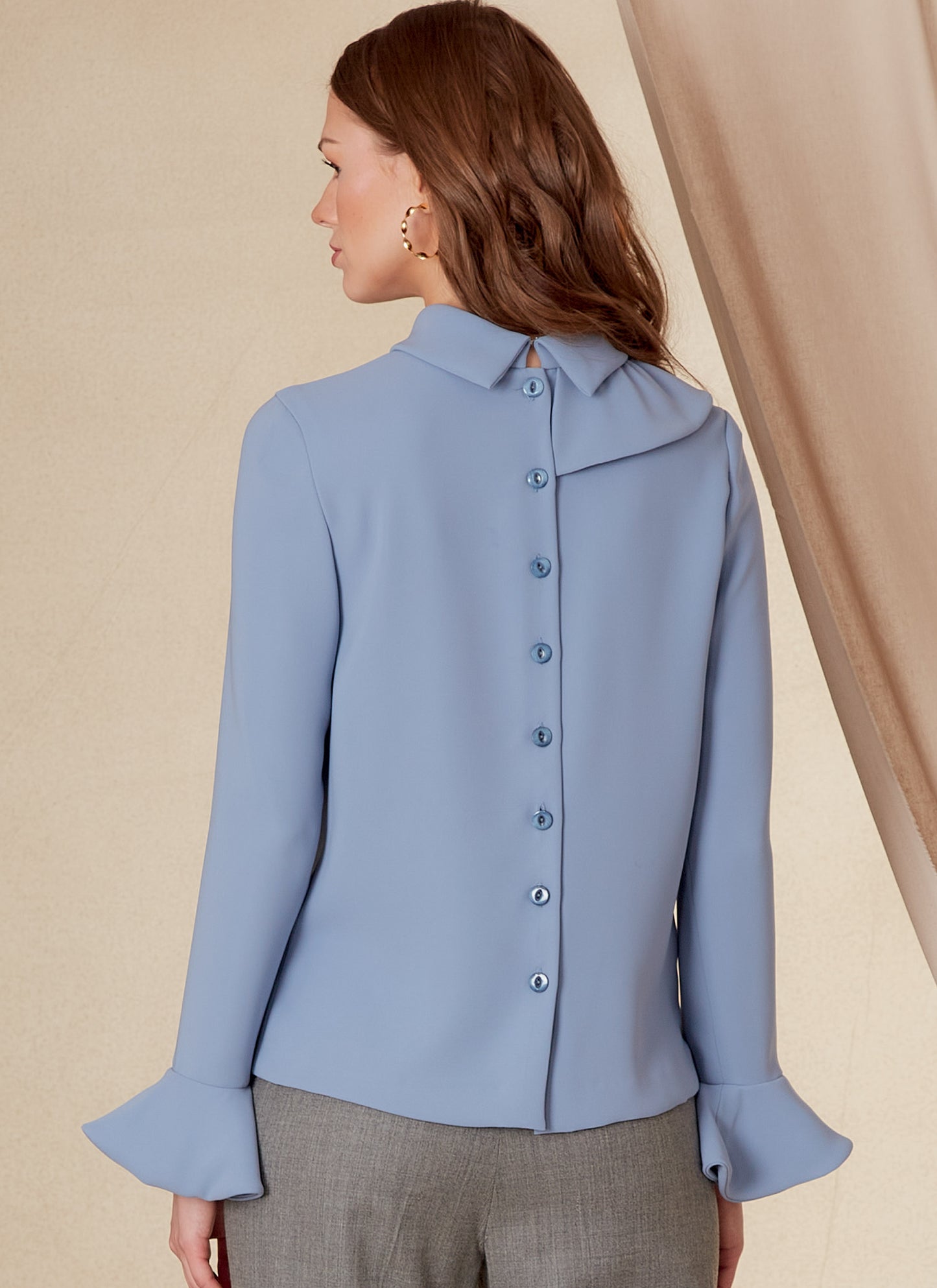 Vogue Pattern V1824  Misses' and Misses' Petite Top